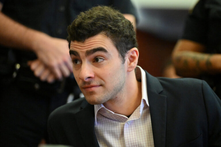 State judge blocks evidence from Luigi Mangione backpack in UnitedHealthcare CEO murder case – USA News 19 May 2026